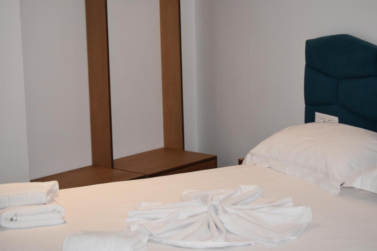 Agimi Hotel Ксамил Екстериор снимка