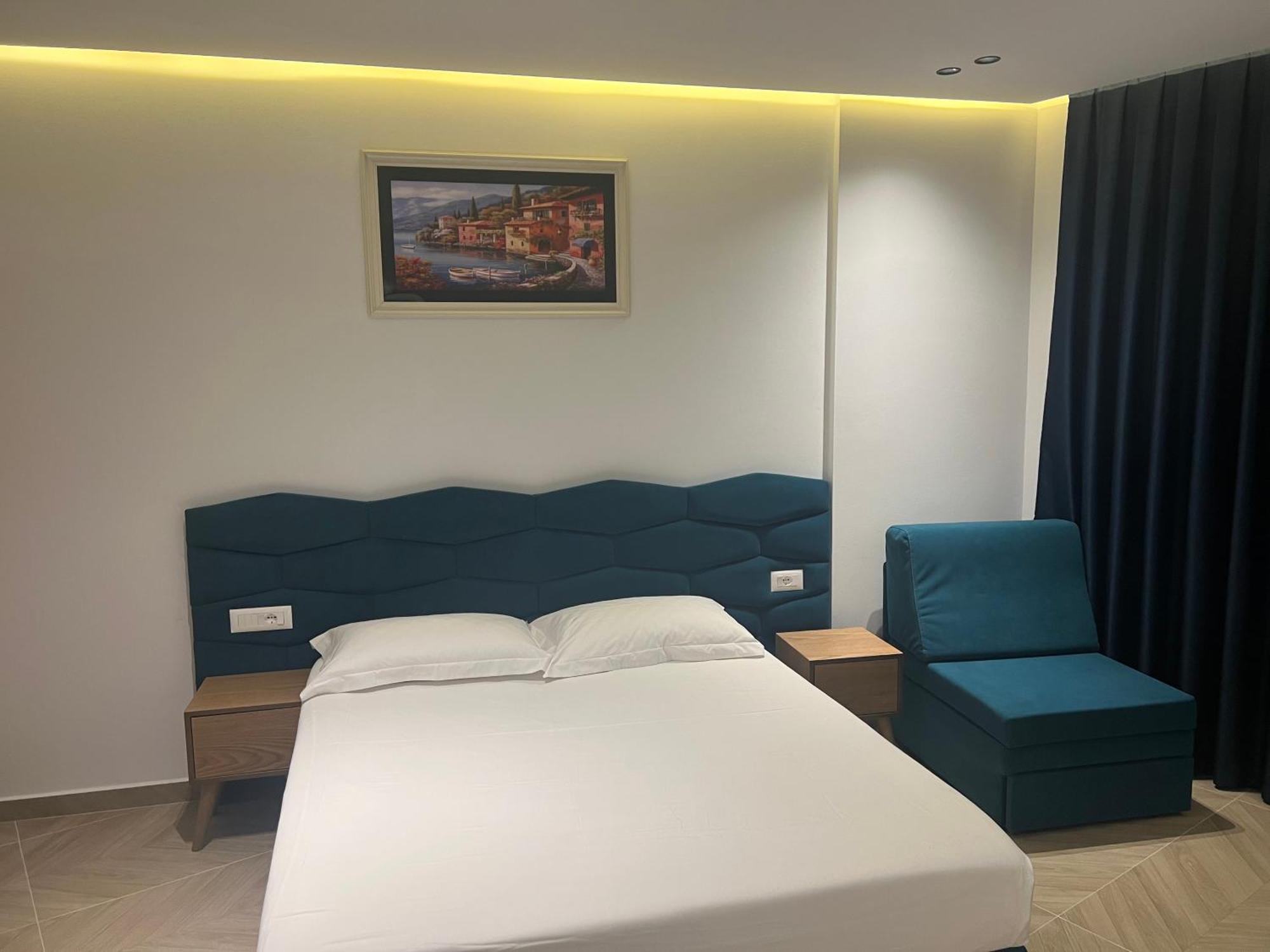 Agimi Hotel Ксамил Екстериор снимка
