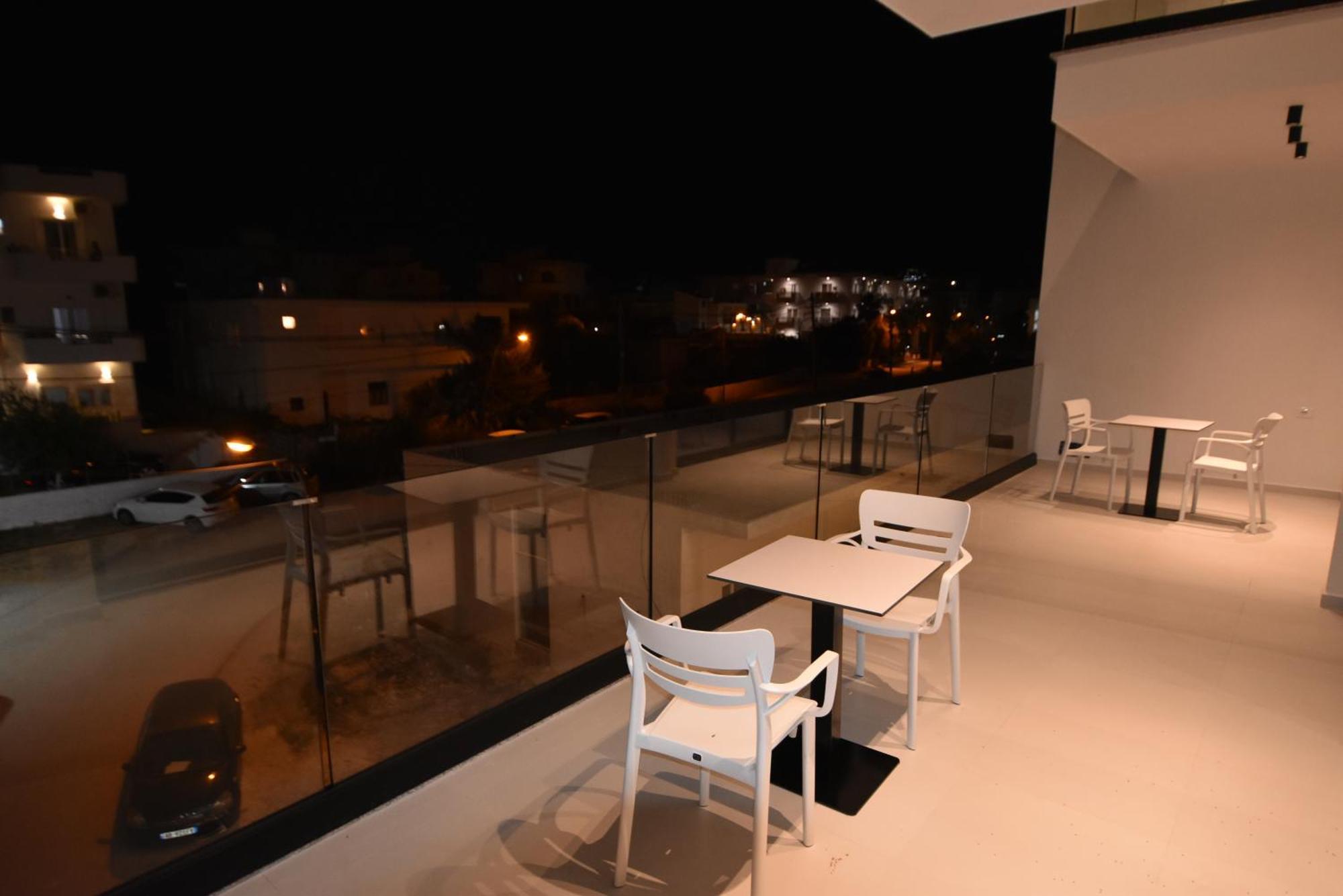 Agimi Hotel Ксамил Екстериор снимка