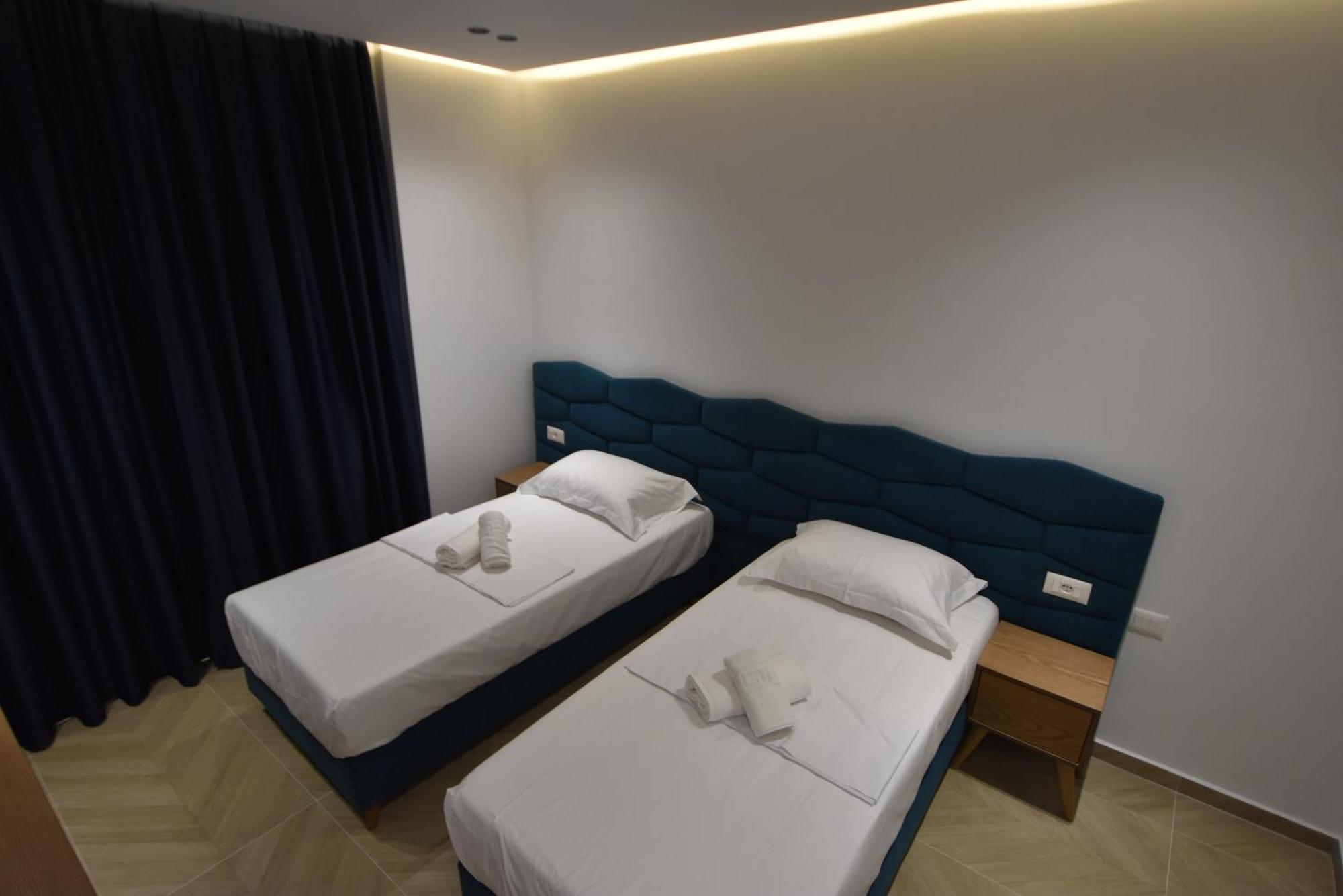 Agimi Hotel Ксамил Екстериор снимка
