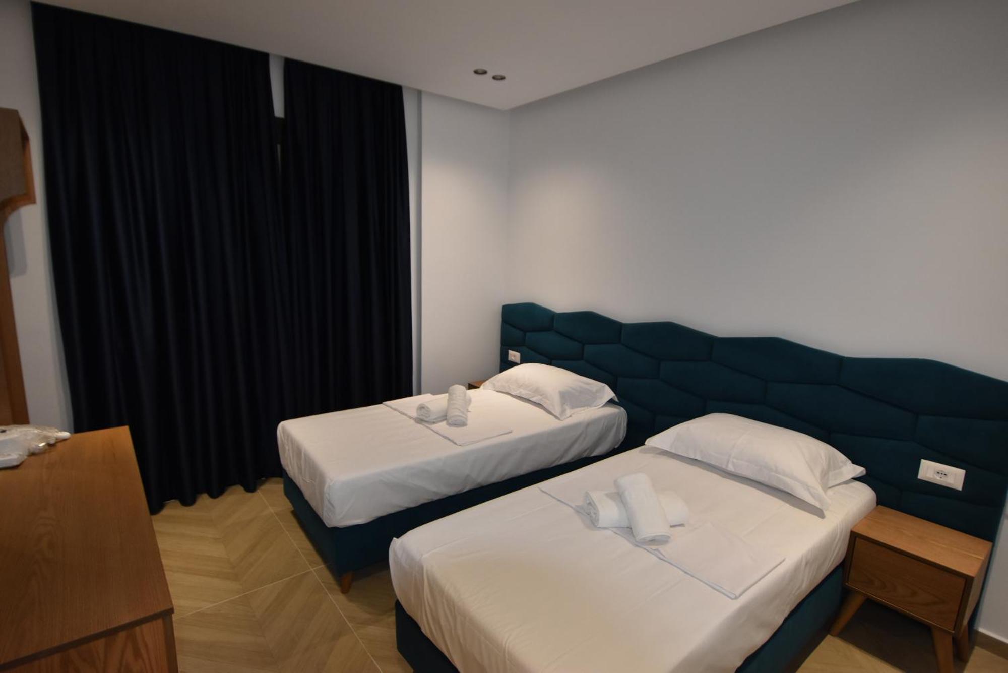 Agimi Hotel Ксамил Екстериор снимка