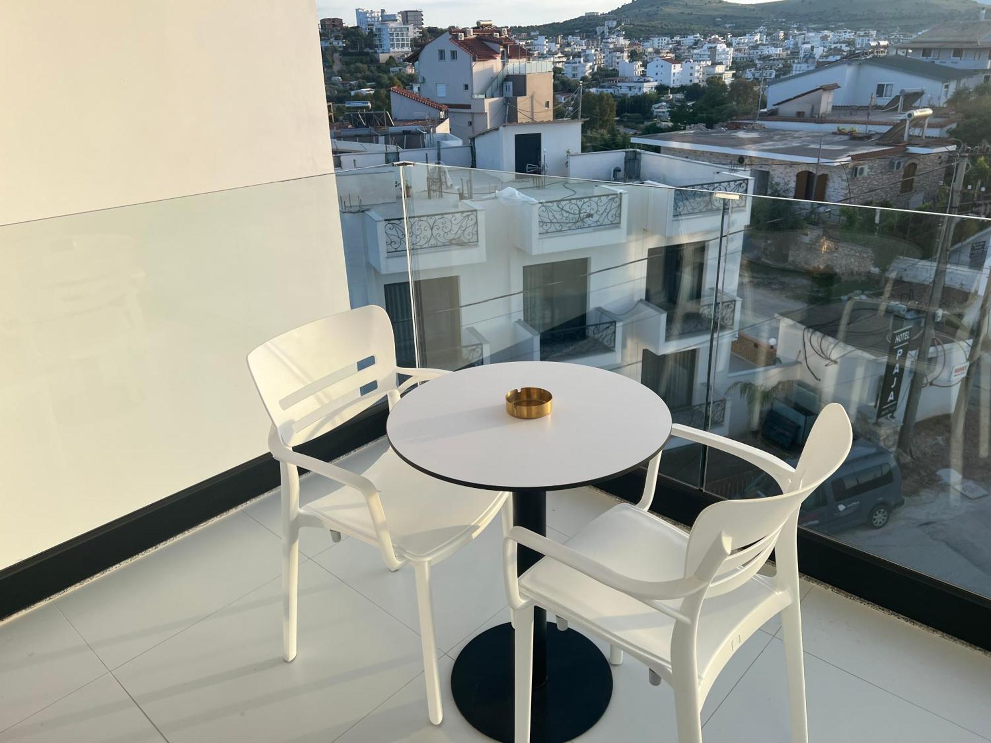 Agimi Hotel Ксамил Екстериор снимка