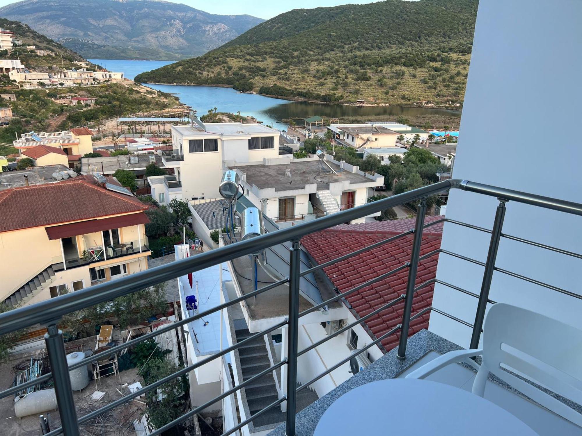 Agimi Hotel Ксамил Екстериор снимка
